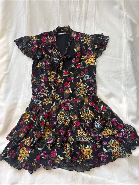 Alice + Olivia Dresses & Skirts - Alice + Olivia Silk Blend Floral Ruffle Mini Dress Black Tie Neck Size 6